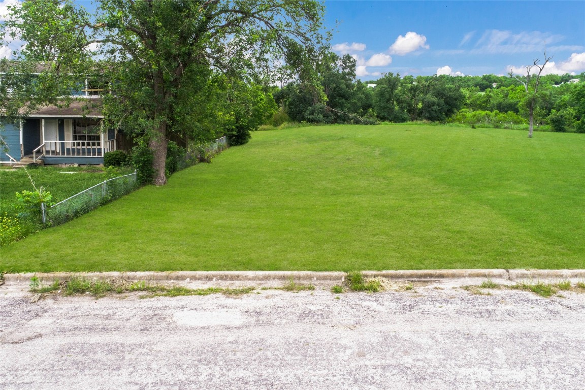 109 W Mustang Street