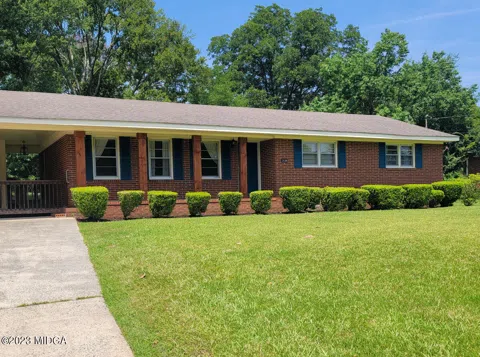 2134 Robin Hood Road