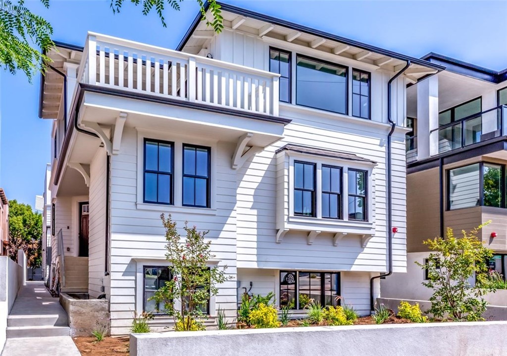 933 15th Street Hermosa Beach, CA 90254