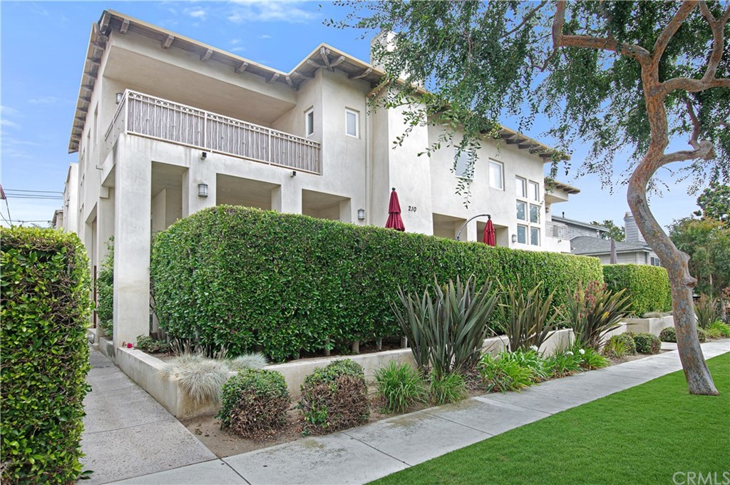 210 Whiting Street #E El Segundo, CA 90245