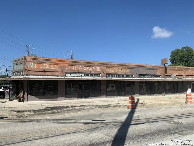 801 FREDERICKSBURG RD