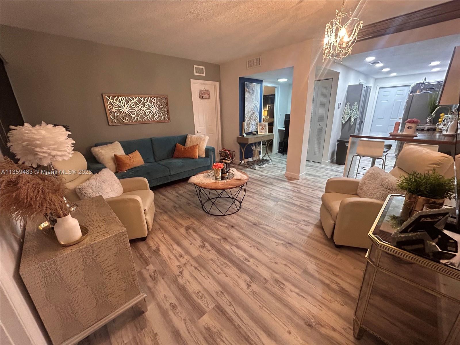 1450 NE 170th St #204