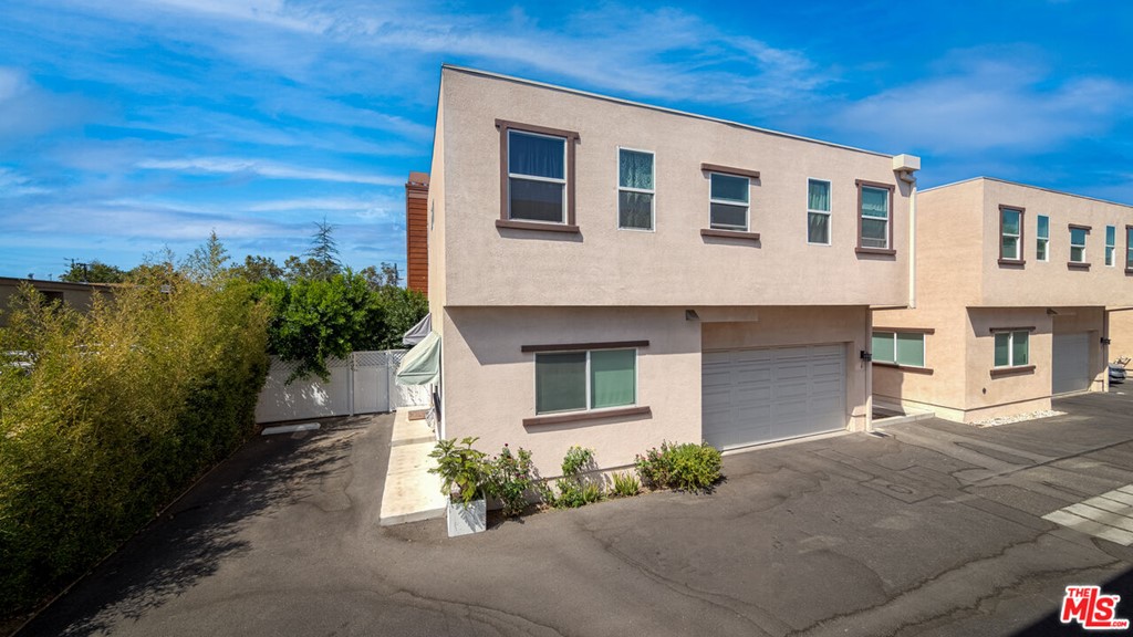 9237 Wakefield Avenue #6