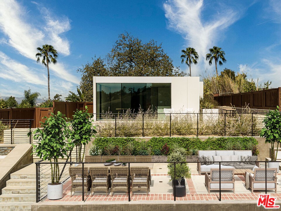 921 Poppy Street