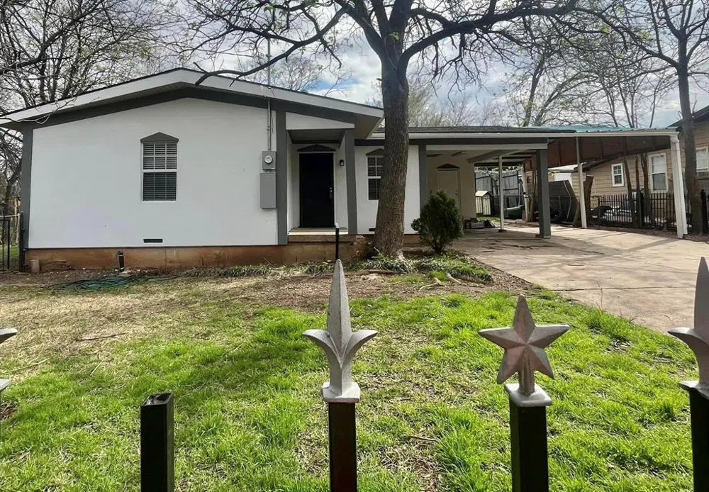 1225 Sunnyside Avenue