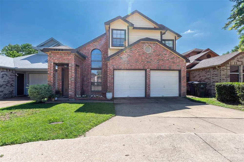 1706 Twin Court Place