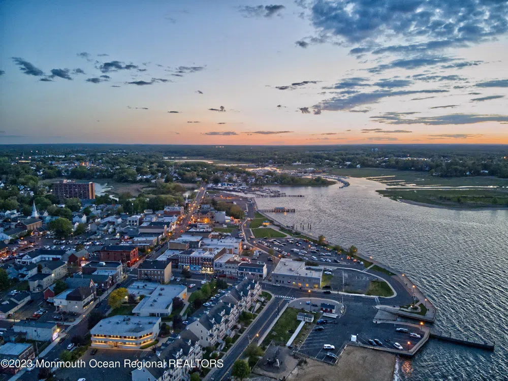 156 W Front Street #5