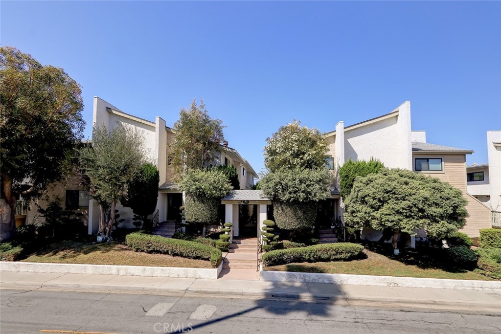 2615 Ruhland Avenue #11