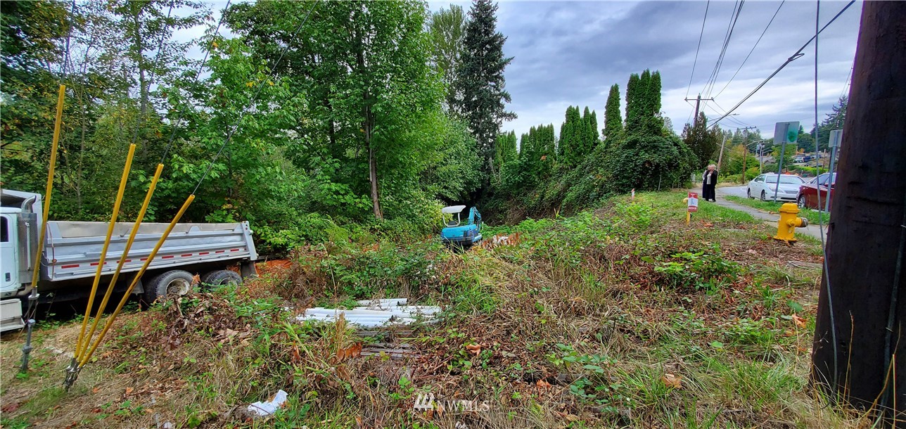 5732 E Halls Lake Way