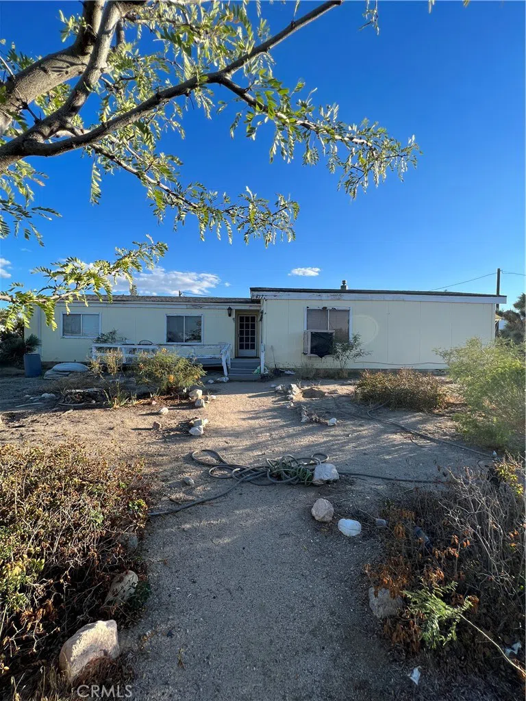 4171 4177 Amador Road Phelan, CA 92371