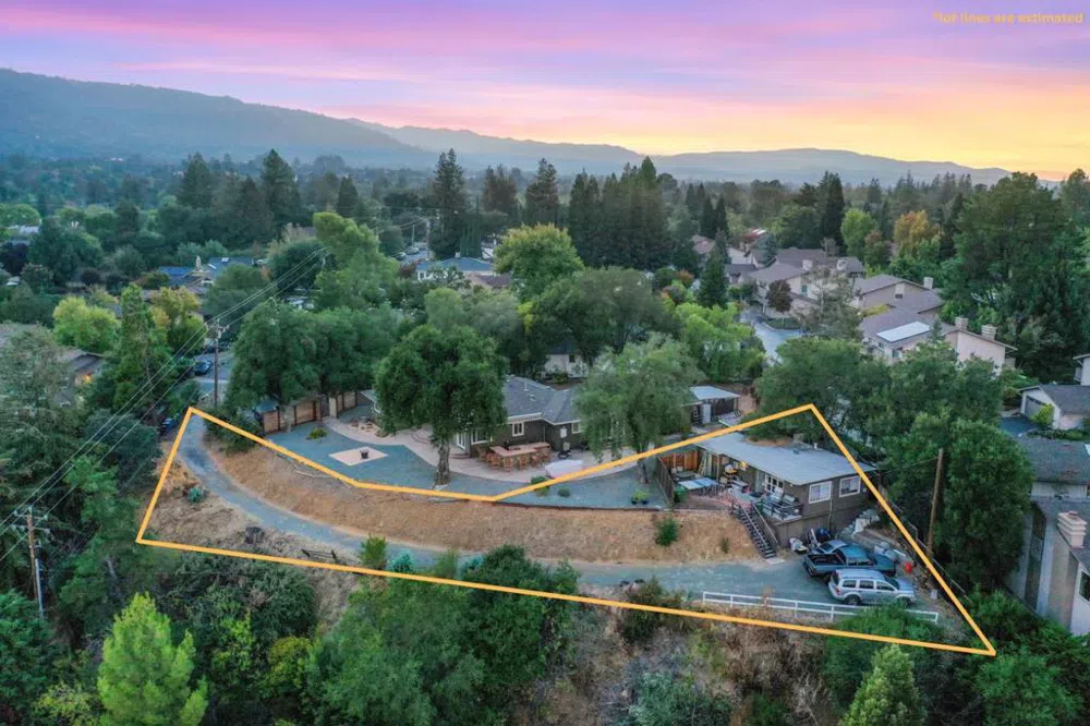 17299 E Vineland Avenue Los Gatos, CA 95030