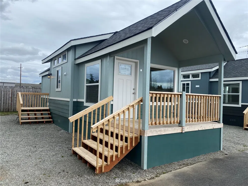 225 NE Ernst Street #120