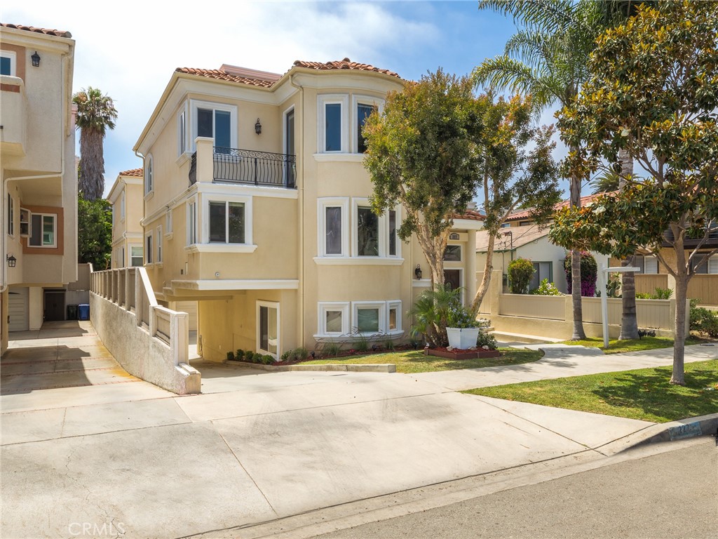 227 N Irena Avenue #A