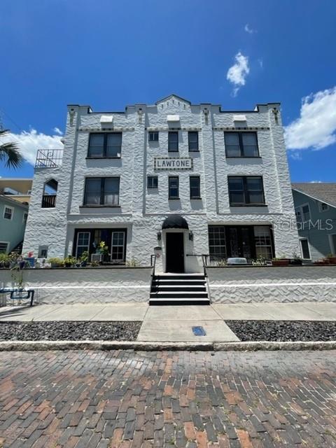 324 GROVE STREET N #201