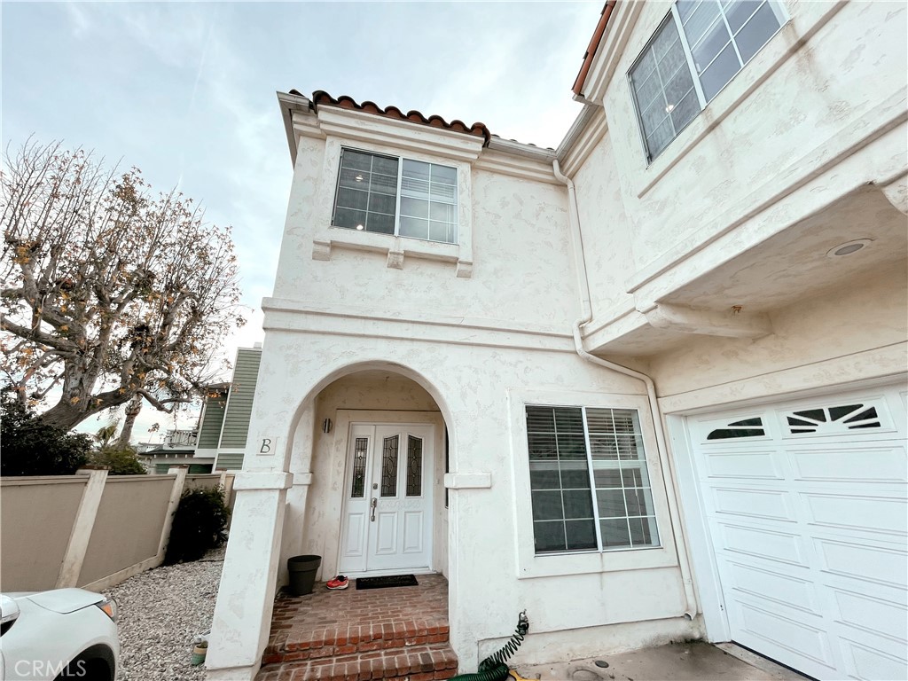 2020 Belmont Lane #B