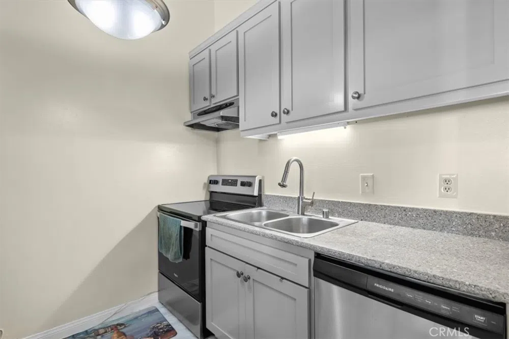 830 Camino Real #203 Redondo Beach, CA 90277
