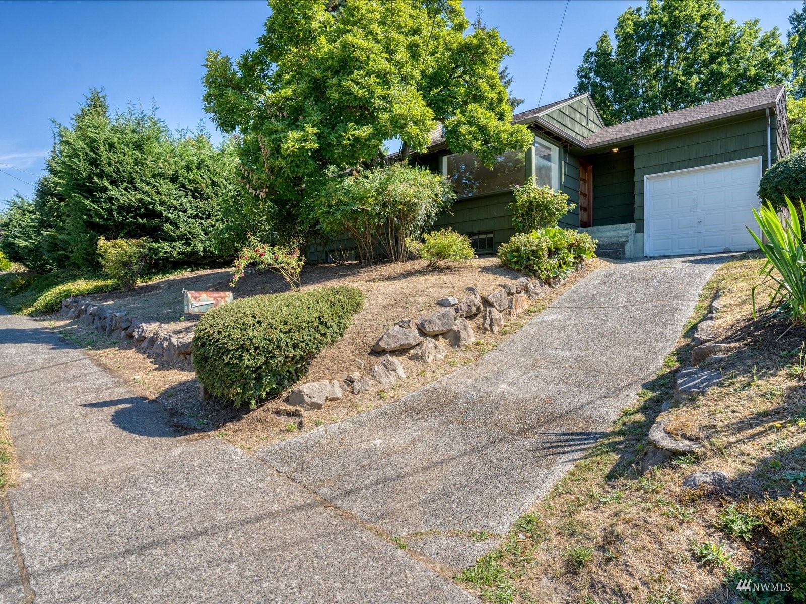 6516 47th Avenue NE