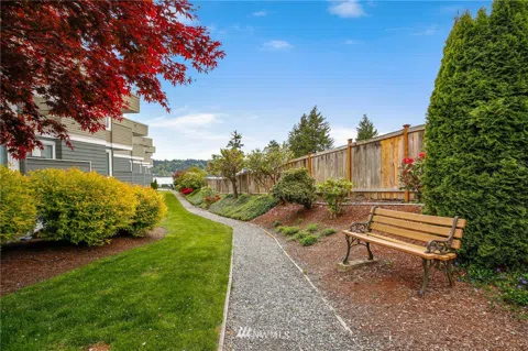 4214 W Lake Sammamish Parkway NE #104