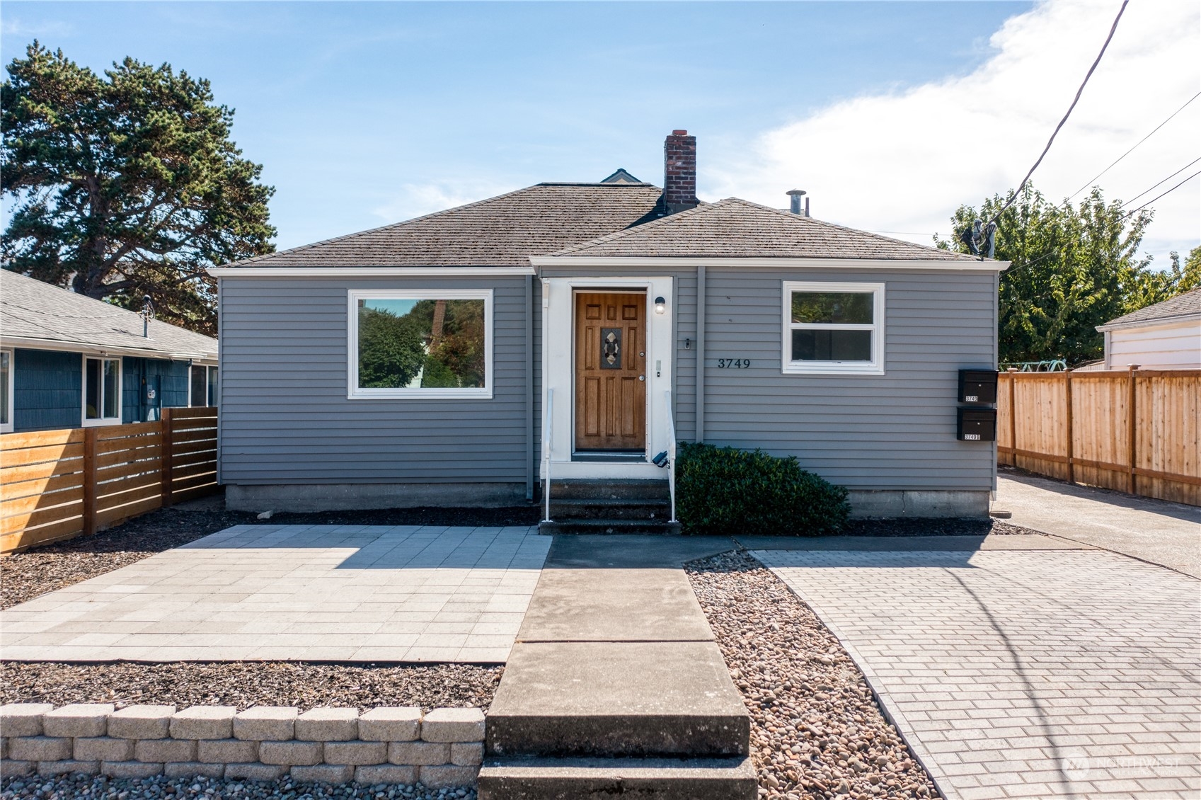 3749 SW Monroe Street