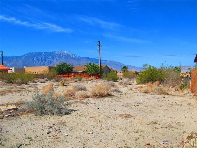 Avenida Mirola Desert Hot Springs, CA 92240