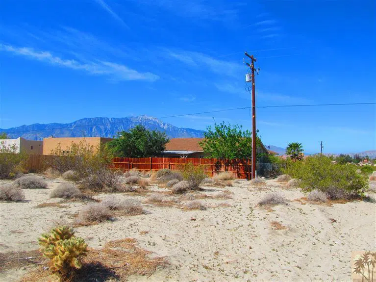 Avenida Mirola Desert Hot Springs, CA 92240