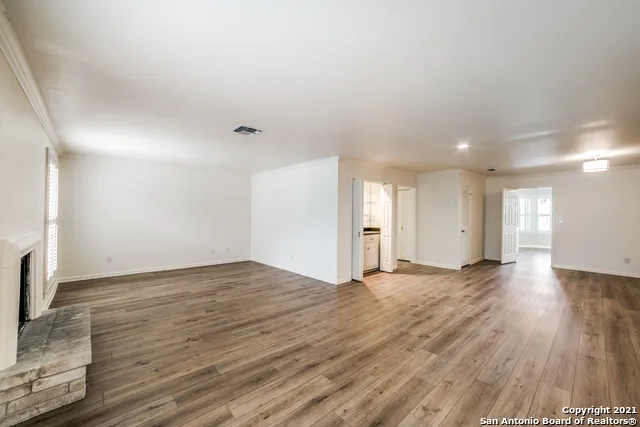 2611 EISENHAUER RD #1603