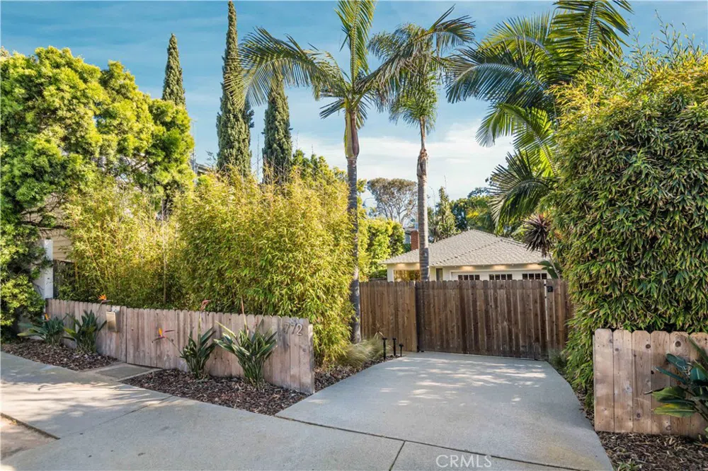 772 Rosecrans Avenue Manhattan Beach, CA 90266
