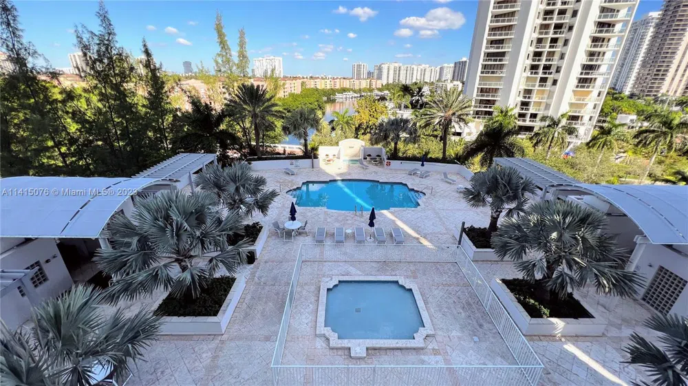 19400 Turnberry Way #522