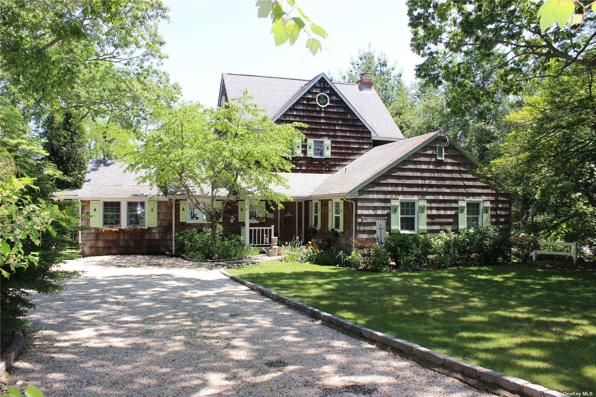 275 Great River Road