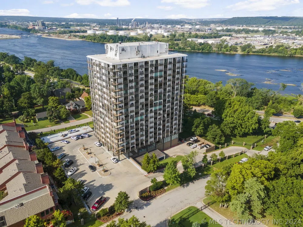 2300 Riverside Drive #4C