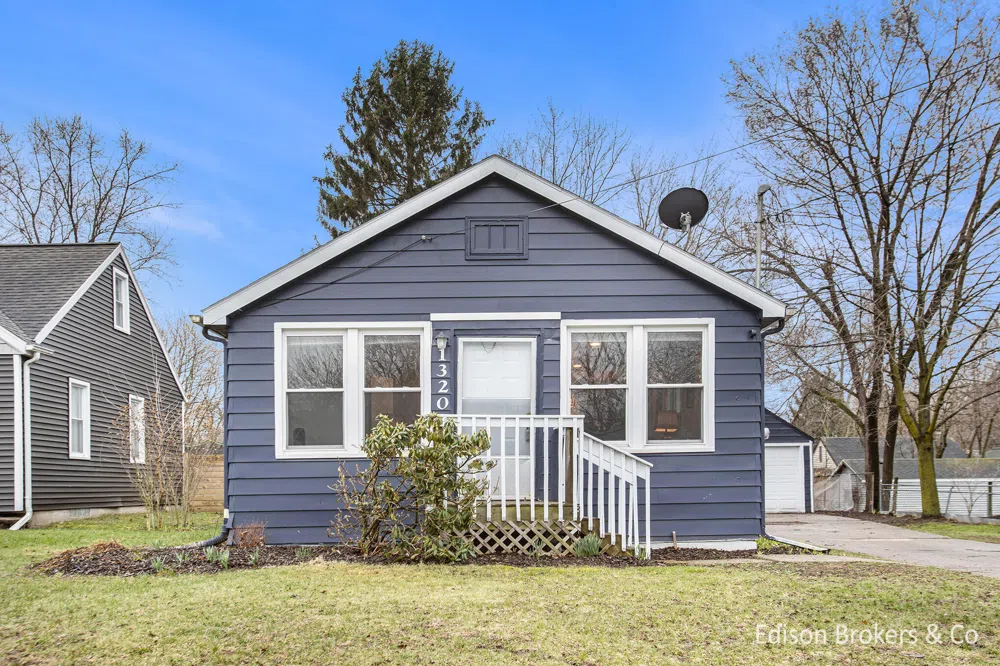 1320 Alberta Street NE