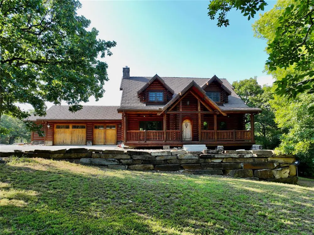 222 Five Oaks Circle