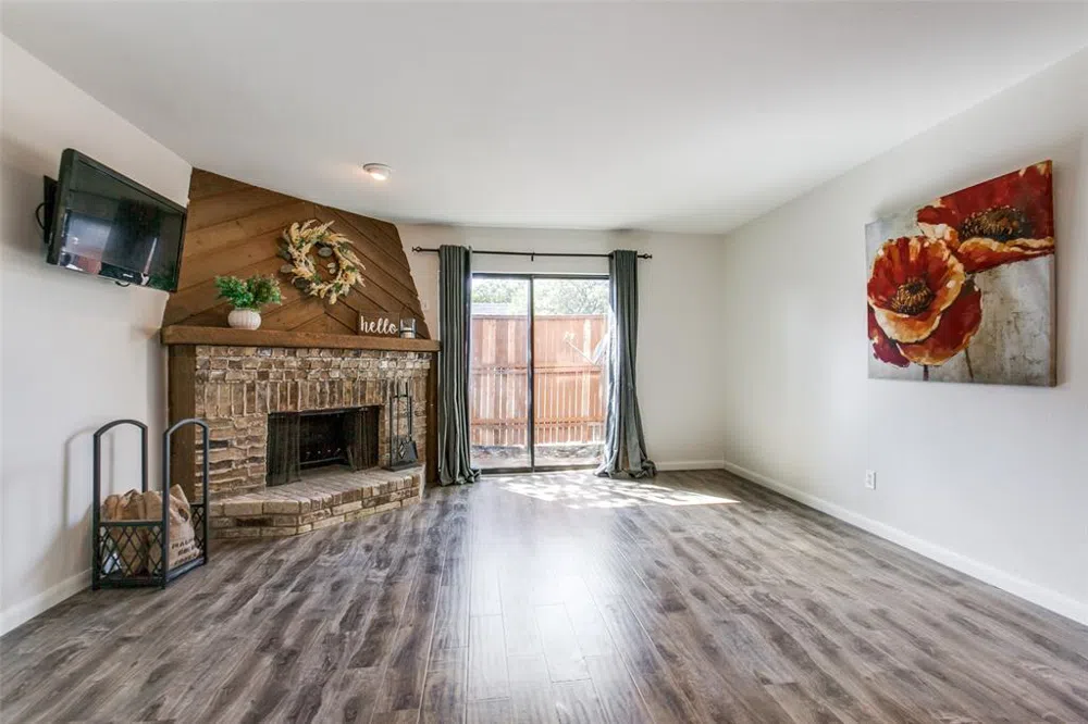 885 Waterfall Way #1