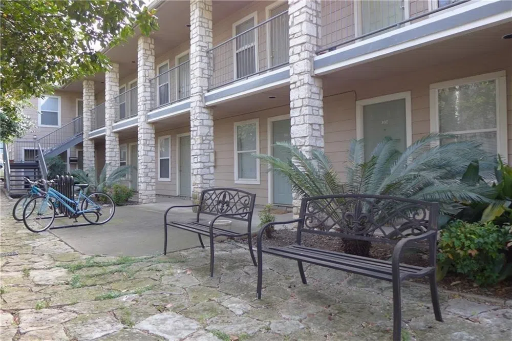 1907 Robbins Place #105