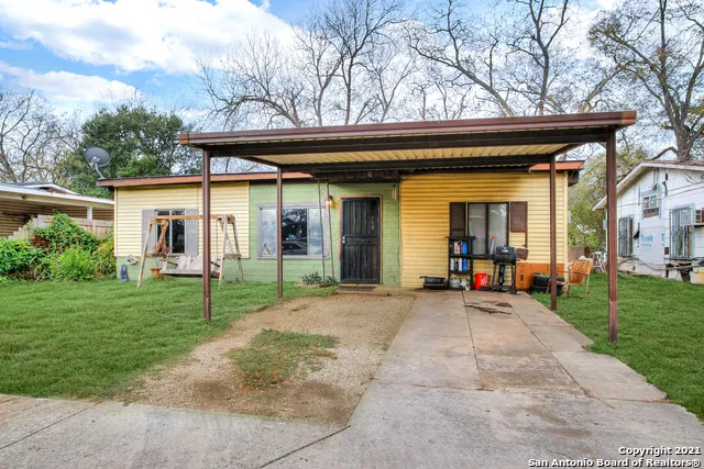 239 HIGHWAY DR San Antonio, TX 78219