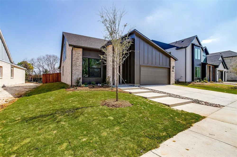 129 Paxton Circle Arlington, TX 76013