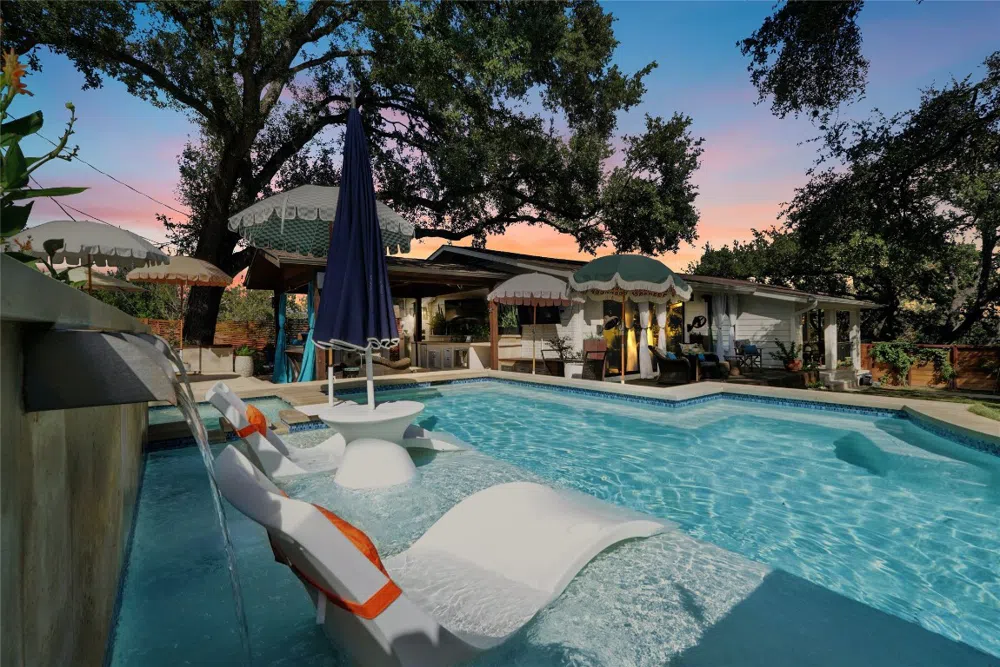 5606 Highland Crest Drive