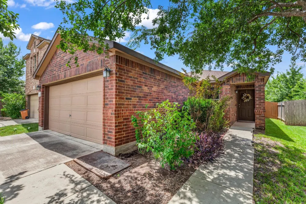 9120 Edmundsbury Drive