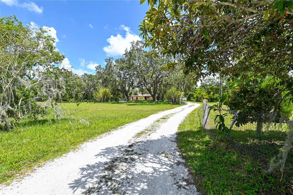 2824 GOCIO ROAD EXTENSION SARASOTA, FL 34235
