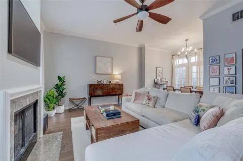 4232 McKinney Avenue #102