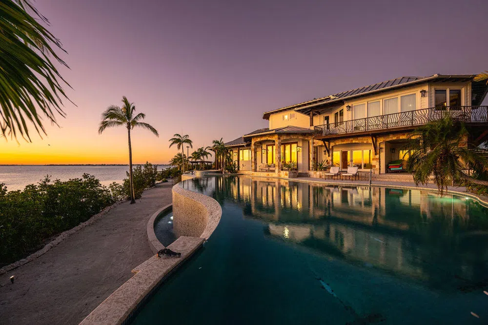 1300 Sunset Boulevard