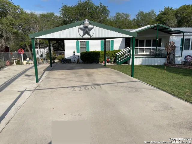 22607 HICKORY SHADOW