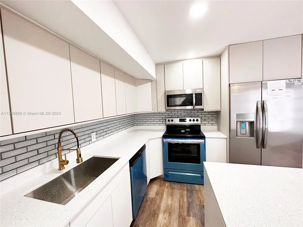 2500 NW 16th Ct FORT LAUDERDALE, FL 33311