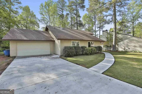 104 Holly Court