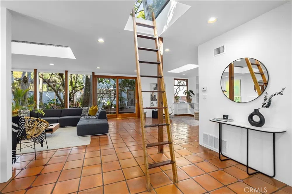 3544 Beethoven Street Los Angeles, CA 90066