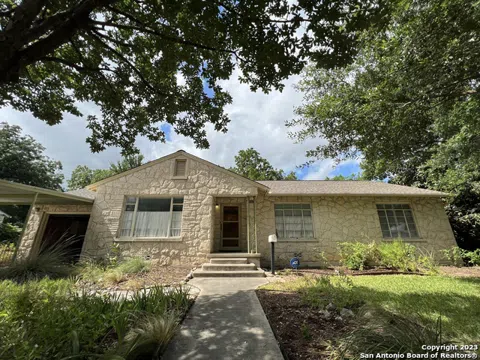 219 E Sunshine Dr