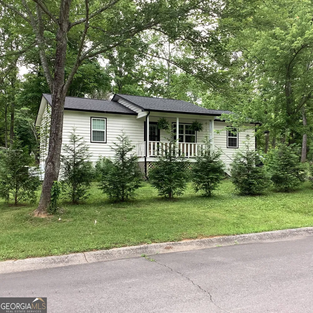 142 NW SANTA FE TRAIL NW