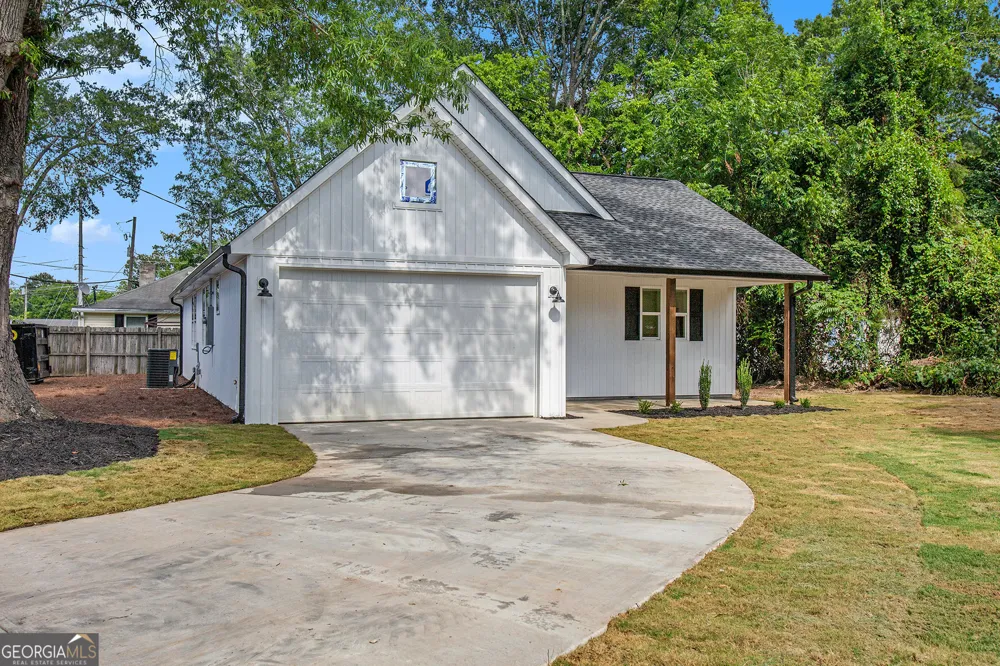 611 Graham Street NW