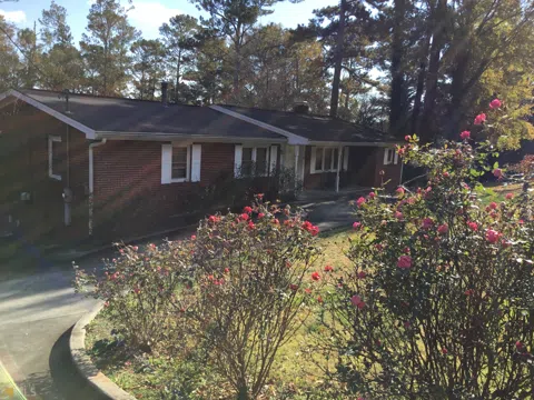 17 SE Mitchell Circle