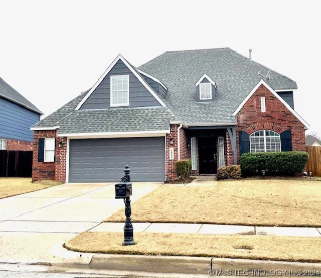 1004 S Cypress Avenue